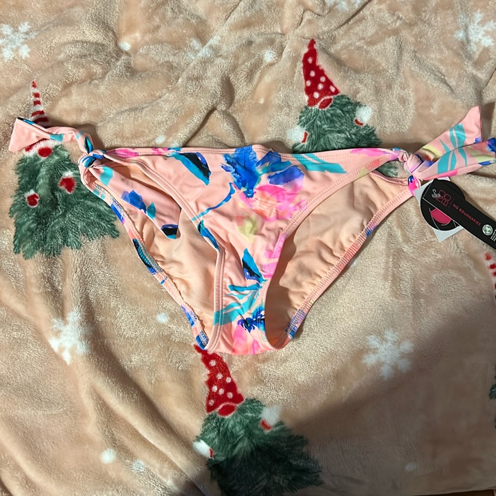 swim bottoms! never worn size small